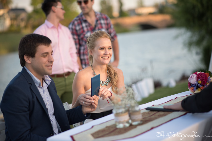 ceremonia civil,fotografo de casamientos, fotografia de bodas buenos aires, fotografo de casamientos buenos aires, fotoperiodismo de bodas, foto de bodas, foto de casamientos, ceremonia exterior, ceremonia casamiento, ceremonia boda, buenos aires