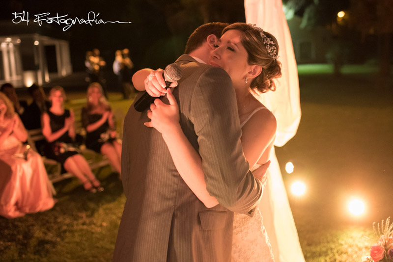 fotografo de bodas, fotografo de casamientos, fotografia de bodas buenos aires, fotografo de casamientos buenos aires, fotoperiodismo de bodas, foto de bodas, foto de casamientos, ceremonia exterior, ceremonia casamiento, ceremonia boda, pilar, buenos aires