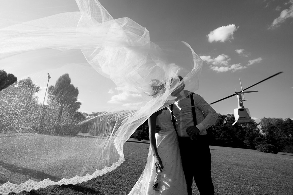 Boda en quinta con helipuerto, celebración. Eliana Janka Fotoperiodismo de boda.