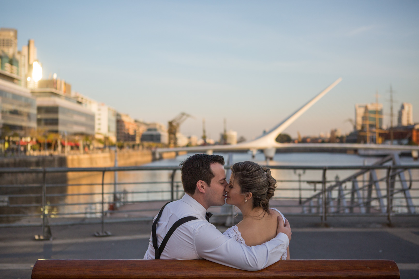 sessão de fotos de casal recém-casado em Buenos Aires, Puerto Madero