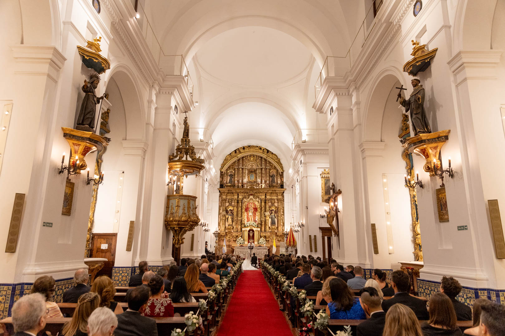 Casamiento iglesia de  Recoleta, Buenos Aires, Argentina, 54 Fotografía. Fotógrafos de bodas.
Wedding Photography, candid, wedding photographer