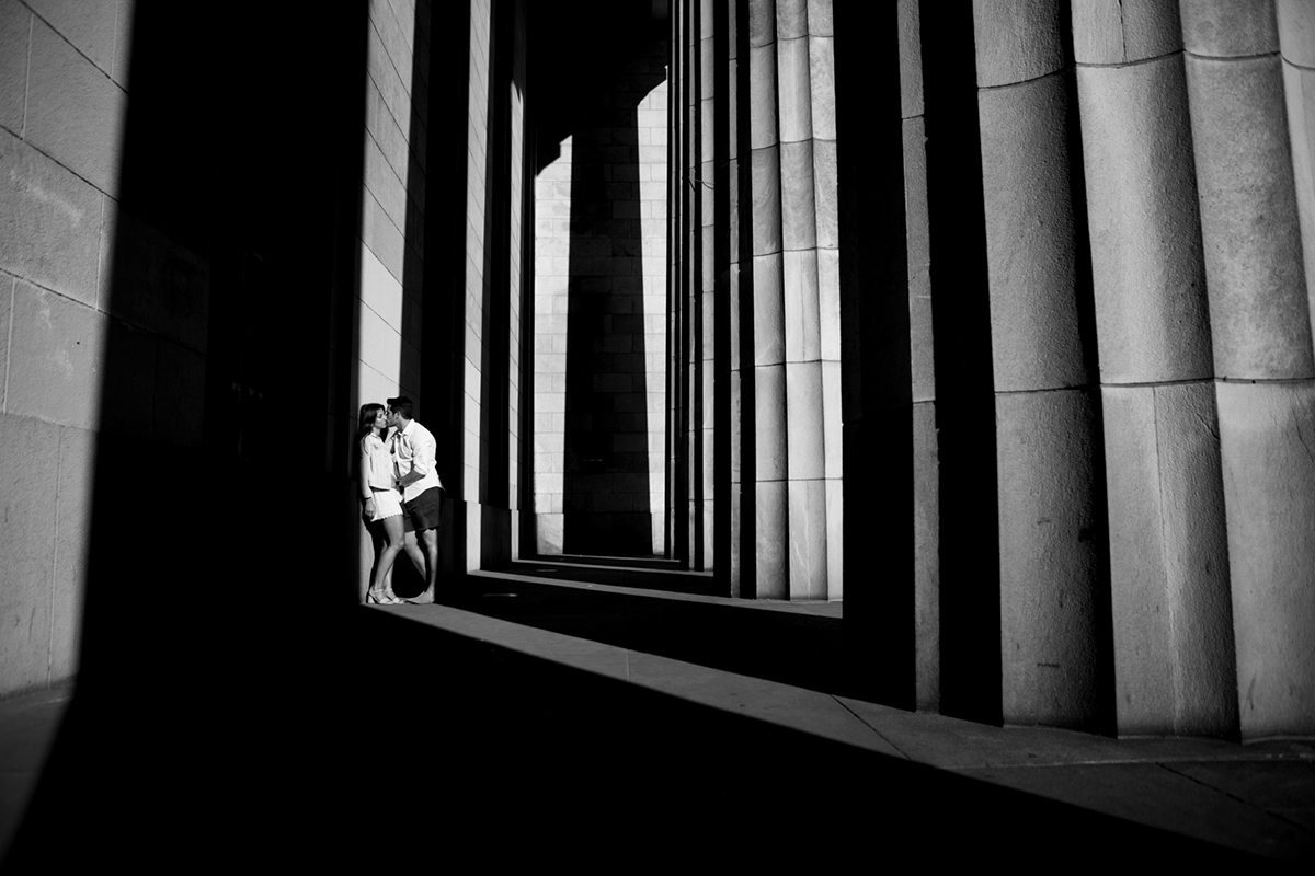 sesion de novios preboda en Palermo, Buenos Aires, Blanco. negro, como elegir fotografo de bodas