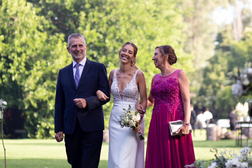 Ceremonias simbolicas. fotoperiodismo. Bodas de día. Casamientos en buenos aires. Fotos sin poses. Fotografia documental de bodas. Buenos Aires, Argentina. Pura emoción. Quinta los Galpones, Benavidez. Luxury destination weddings en argentina.