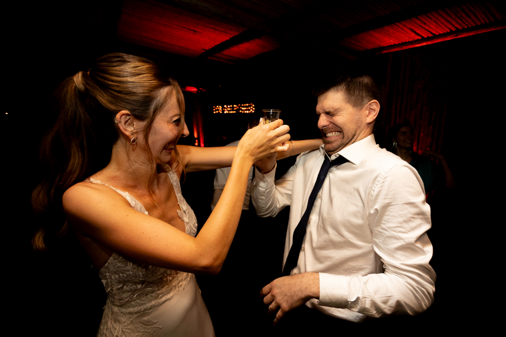 bodas únicas. Fotos sin poses. Fotografia documental de bodas. Buenos Aires, Argentina. Pura emoción. Fiesta. Quinta los Galpones, Benavidez