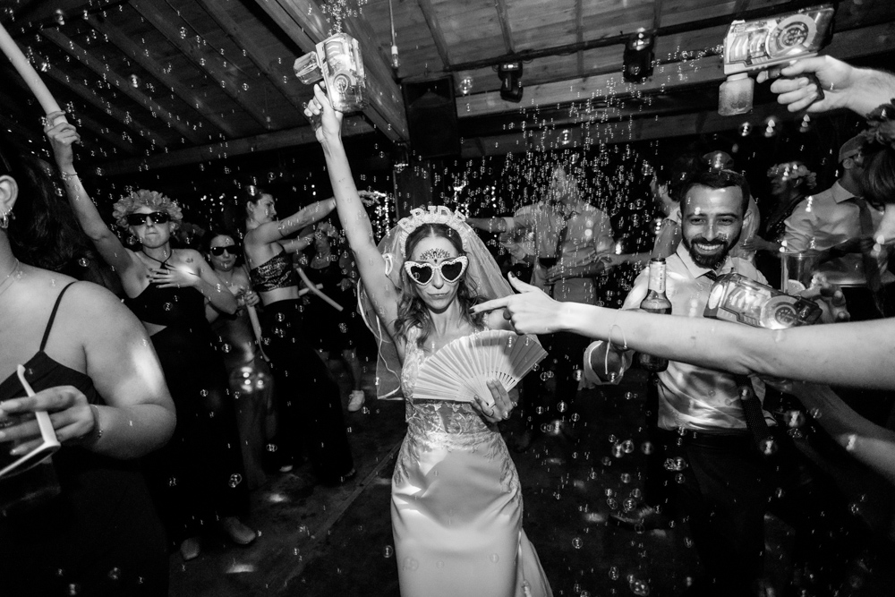 bodas únicas. Fotos sin poses. Fotografia documental de bodas. Buenos Aires, Argentina. Pura emoción. Fiesta. Quinta los Galpones, Benavidez. Burbujas