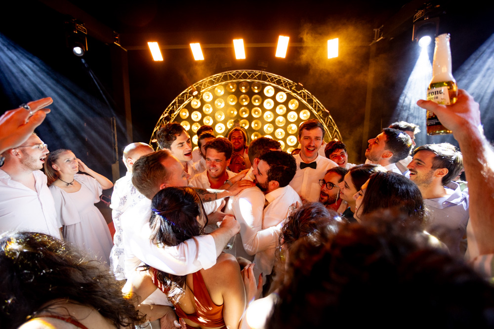 patios de cafayate, destination wedding, salta, argentina, patagonia, matrimonio igualitario, fotografia de bodas, viñedos, party, emociones reales, sin poses, casamiento, fiesta, noche