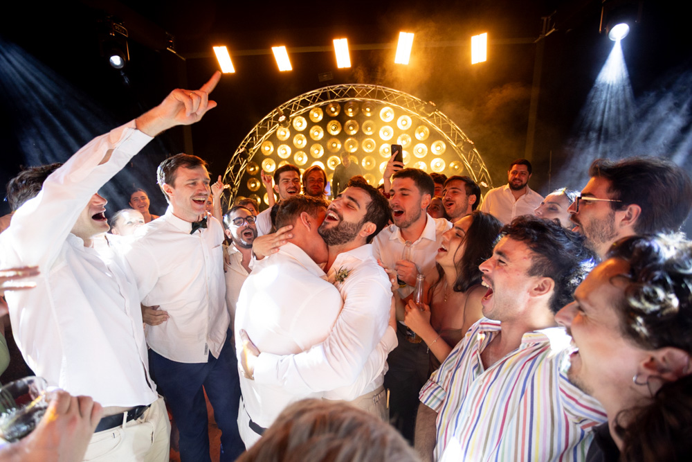 patios de cafayate, destination wedding, salta, argentina, patagonia, matrimonio igualitario, fotografia de bodas, viñedos, party, emociones reales, sin poses, casamiento, fiesta, noche