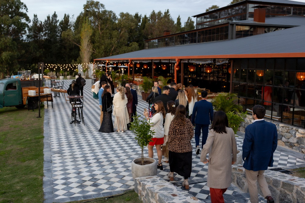 Ceremonia civil en uruguay, narbona, punta del este, fotografia documental de bodas desde argentina, 54fotografia, recepcion, detalles, ambientacion