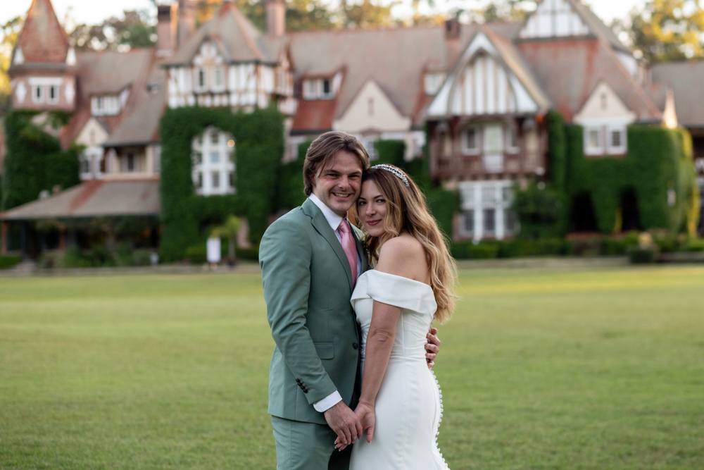 Pareja de recién casados en boda íntima en Buenos Aires villa maria