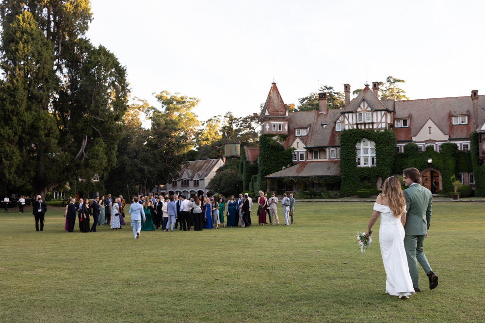 Pareja de recién casados en boda íntima en Buenos Aires villa maria