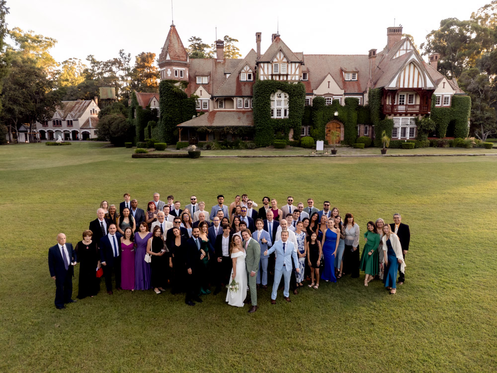 Pareja de recién casados en boda íntima en Buenos Aires villa maria
