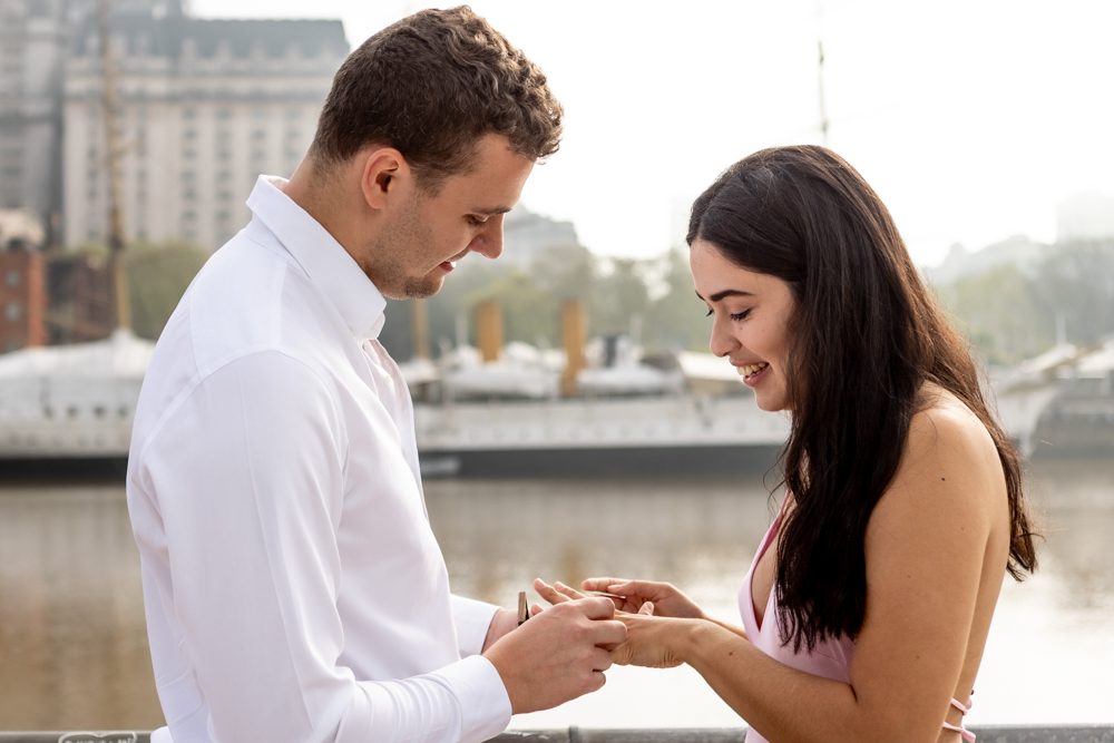 propuesta de matrimonio sorpresa en puerto madero, buenos aires, fotografa de bodas