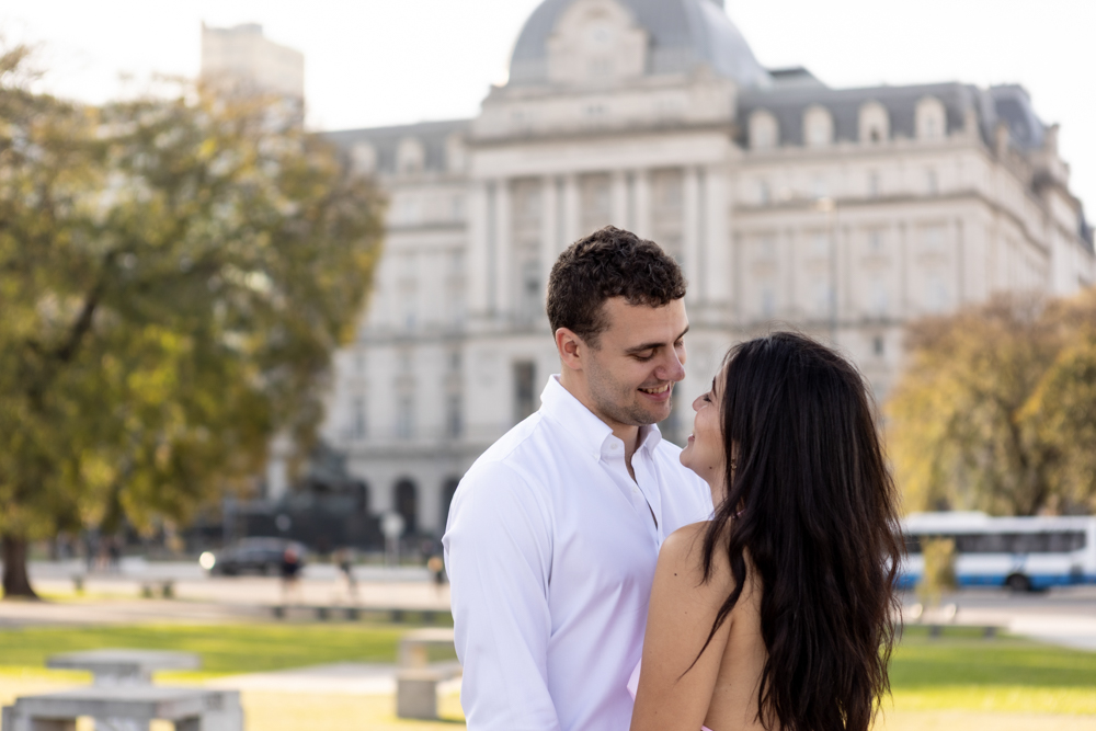 propuesta de matrimonio sorpresa, casa rosada, pareja de brasil, turismo, bodas, fotografia argentina atardecer cck