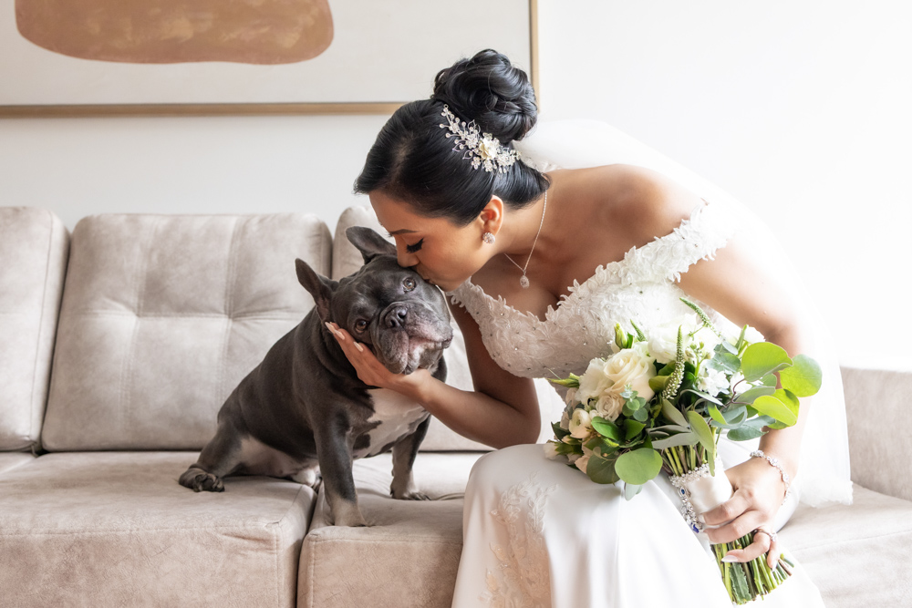 boda de destino en lima, Peru, preparacion de la novia, estilo documental, fotografia de bodas, perrito, momentos unicos, eliana janka