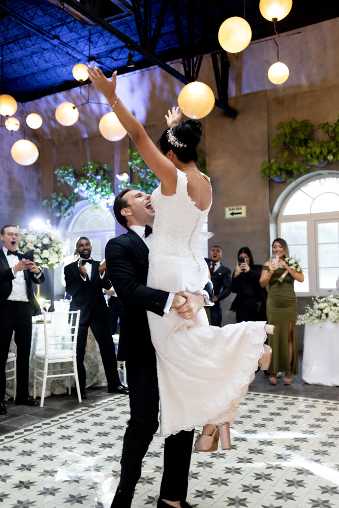 la rosa nautica, boda, casamiento, lima, peru, fotografia de bodas, internacinal, eliana janka, ciudad, fearless photographer, retrato de novios, entrada de los novios