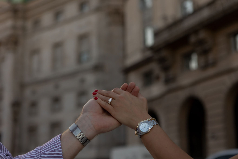 romantic surprise wedding proposal photography buenos aires argentina detalle de los anillos