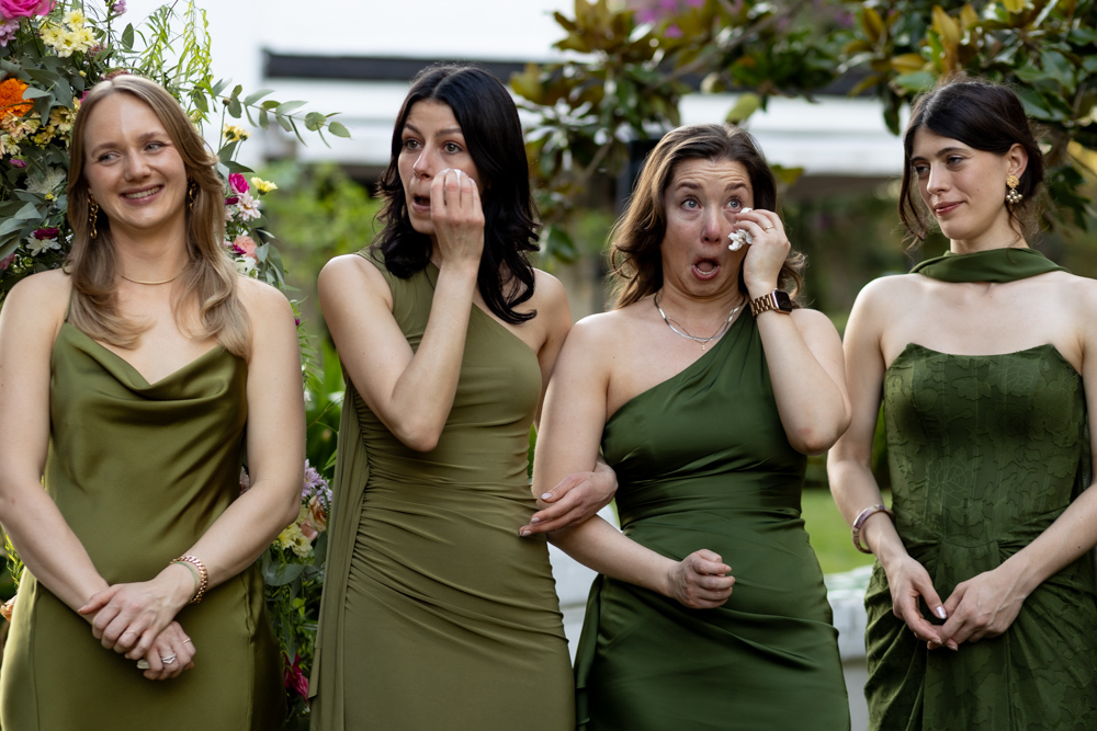 maids of honour crying en estancia la mimosa